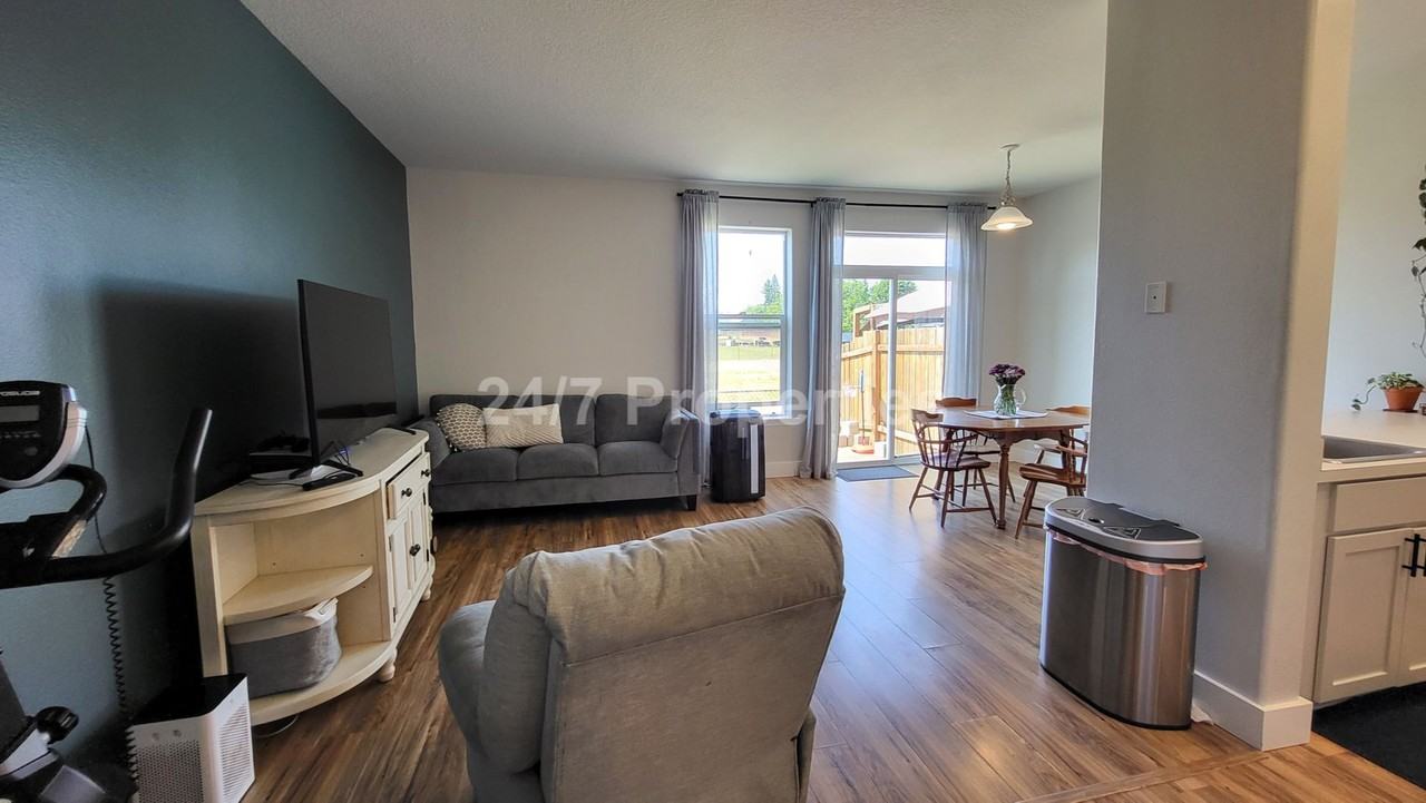 162 Fenton Ave #B - Photo 2 of 17