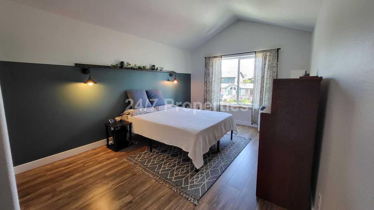 162 Fenton Ave #B - Photo 7 of 17