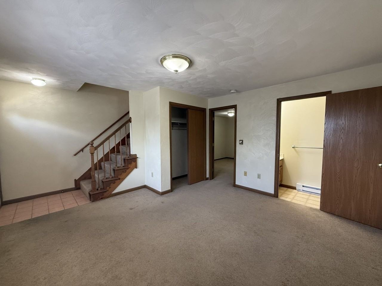 305 Hill Dr - Photo 6 of 28