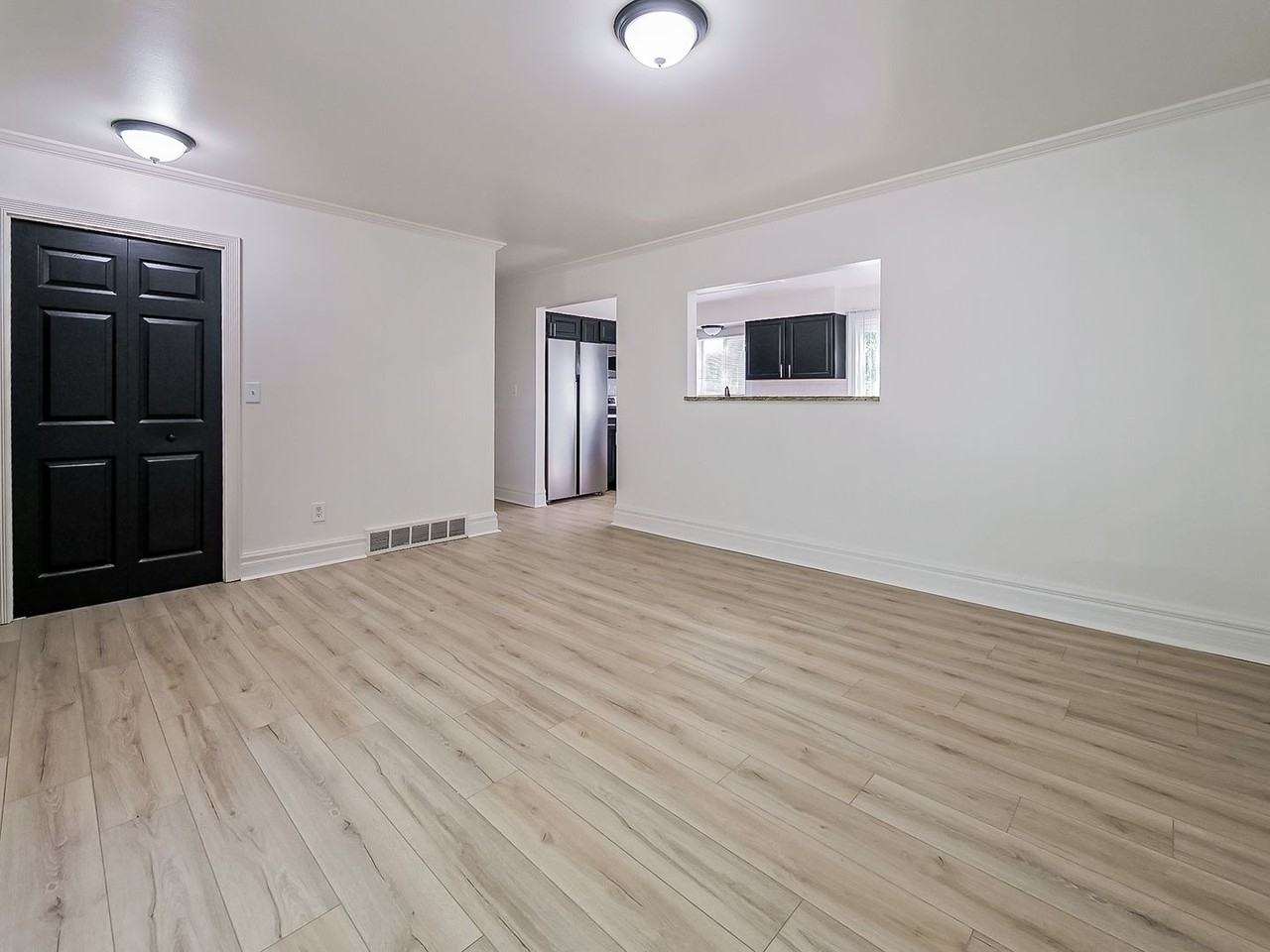 2831 Orenda St - Photo 2 of 31