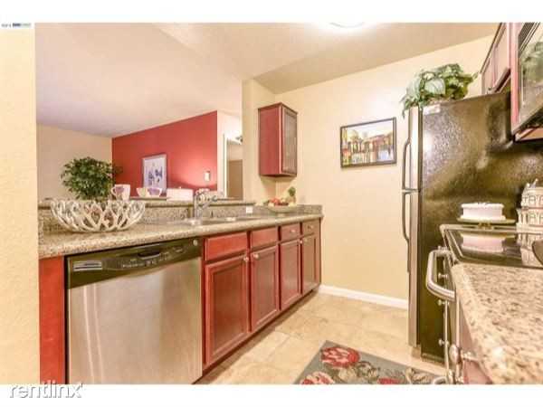 Baywood Villas - Photo 2 of 11