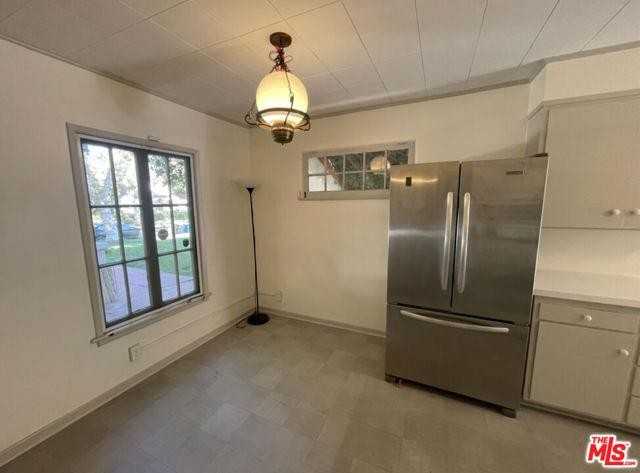 147 S Poinsettia Pl - Photo 3 of 8