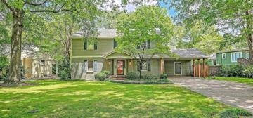 featured image of 724 Center Dr