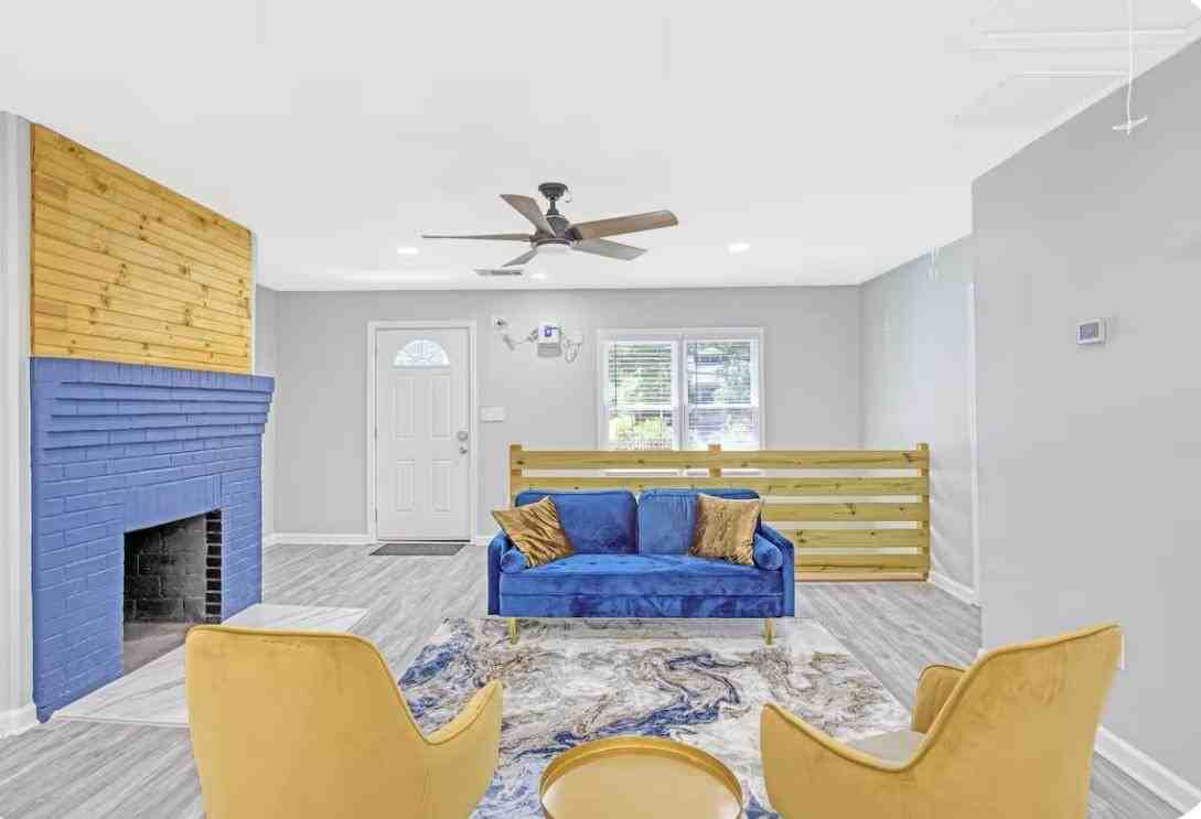 Lakewood Ave Se - Photo 2 of 12