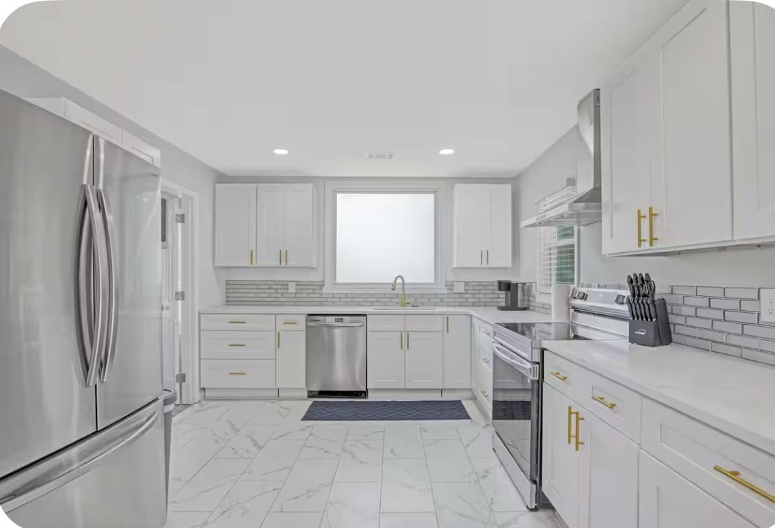 Lakewood Ave Se - Photo 3 of 12