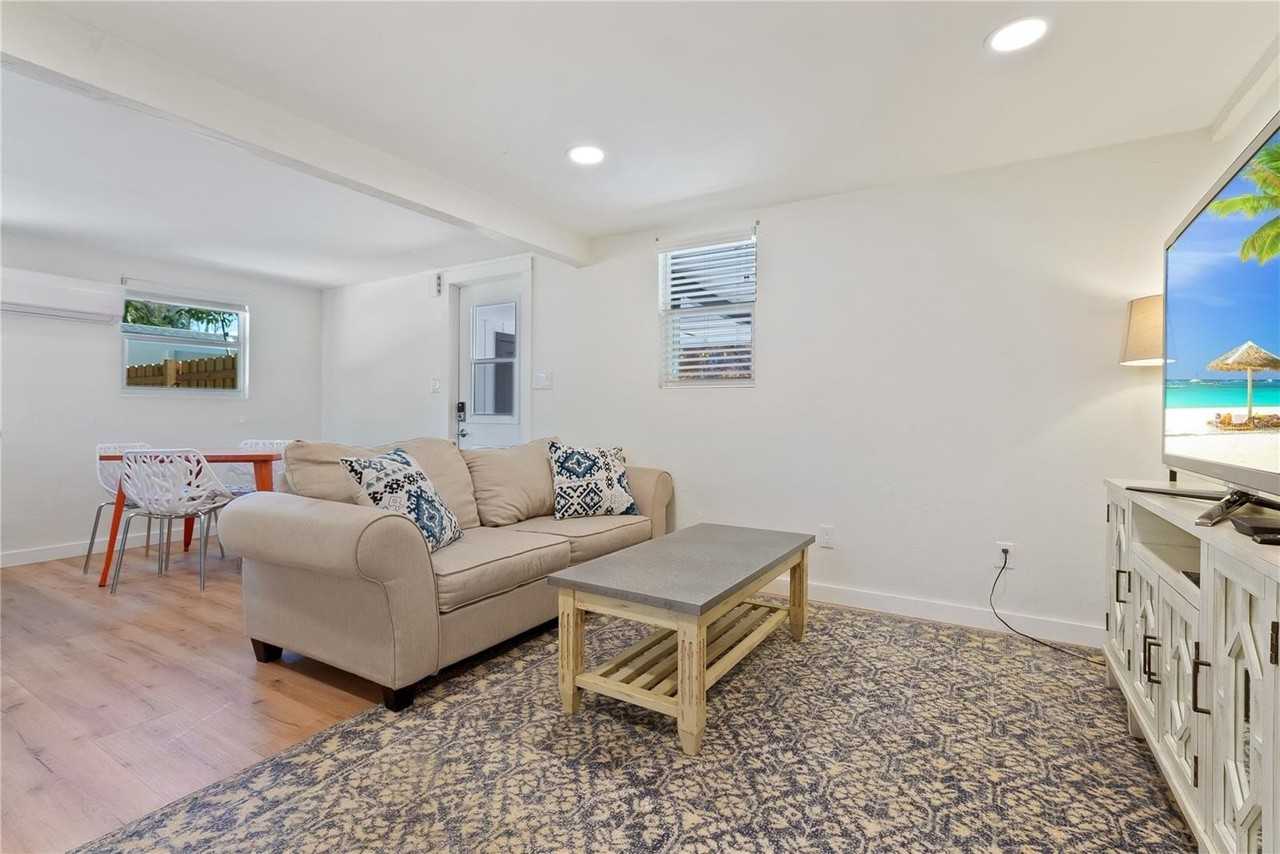 2311 Waldemere St #B - Photo 4 of 18