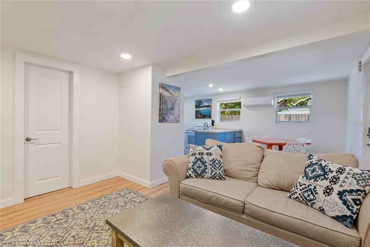 2311 Waldemere St #B - Photo 5 of 18