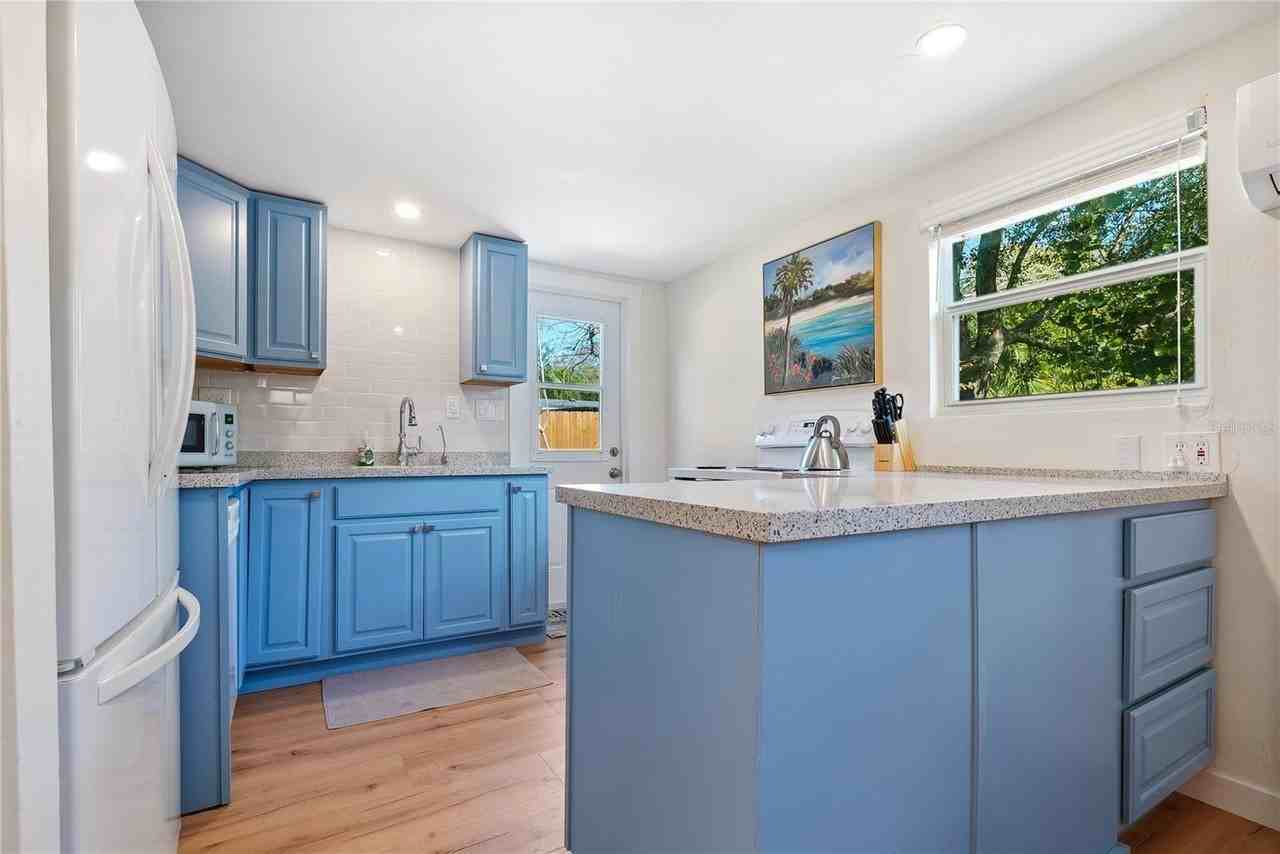 2311 Waldemere St #B - Photo 7 of 18