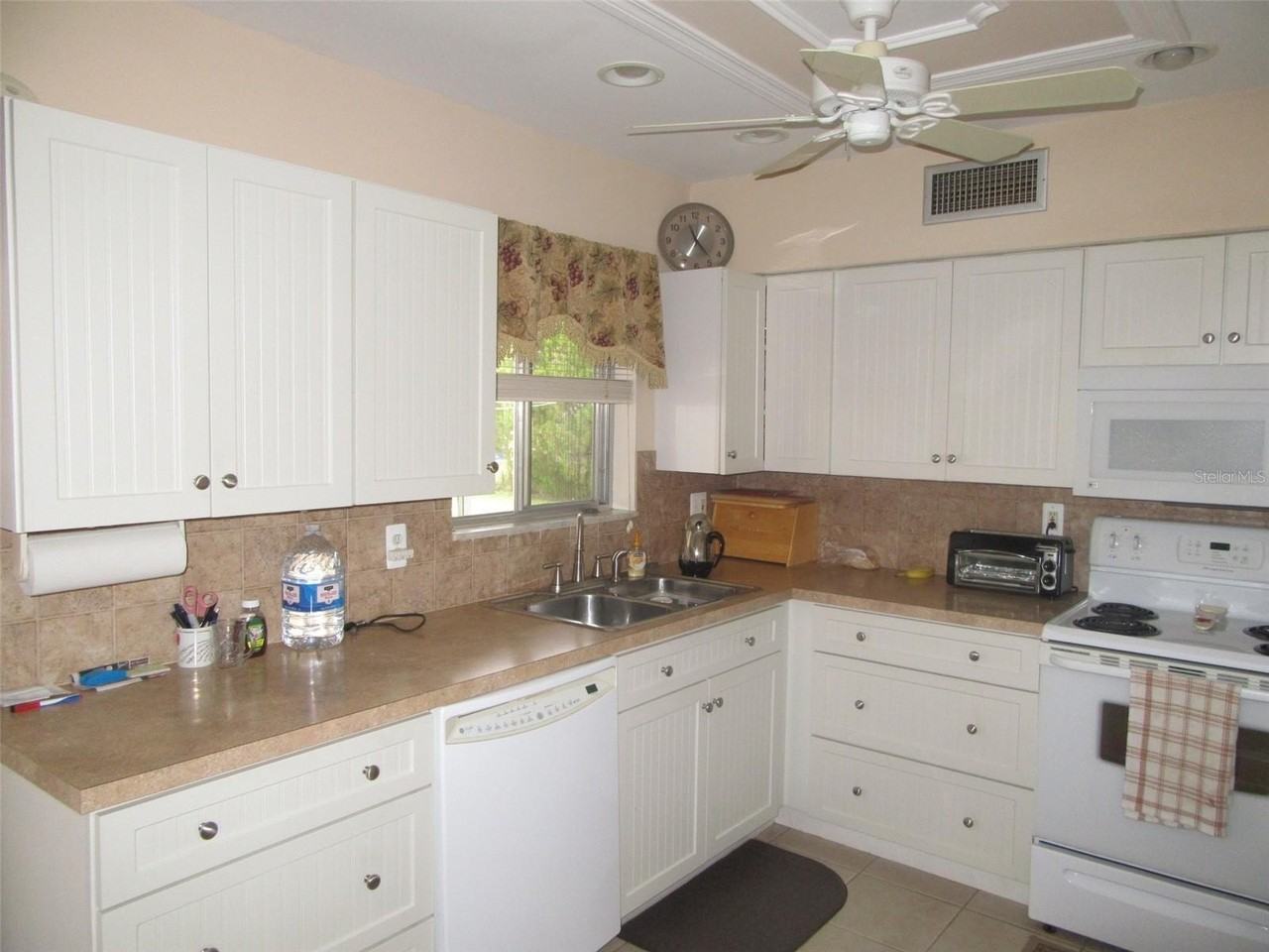 8158 Fay Ave - Photo 7 of 23