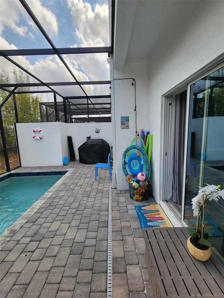 312 FAMAGUSTA DRIVE - Photo 2 of 48