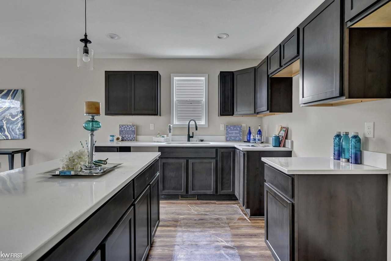 9516 Orchard Lake Dr - Photo 2 of 35