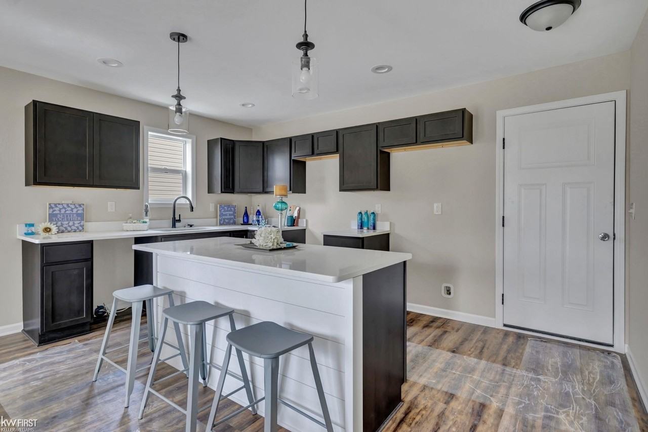 9516 Orchard Lake Dr - Photo 6 of 35