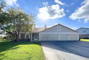 320 Crestview Dr #B - Photo 1 of 1