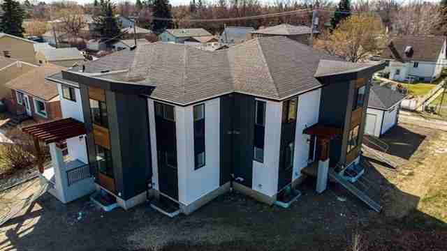 KEP 01 | Bonnie Doon Duplex Suites - Photo 2 of 4