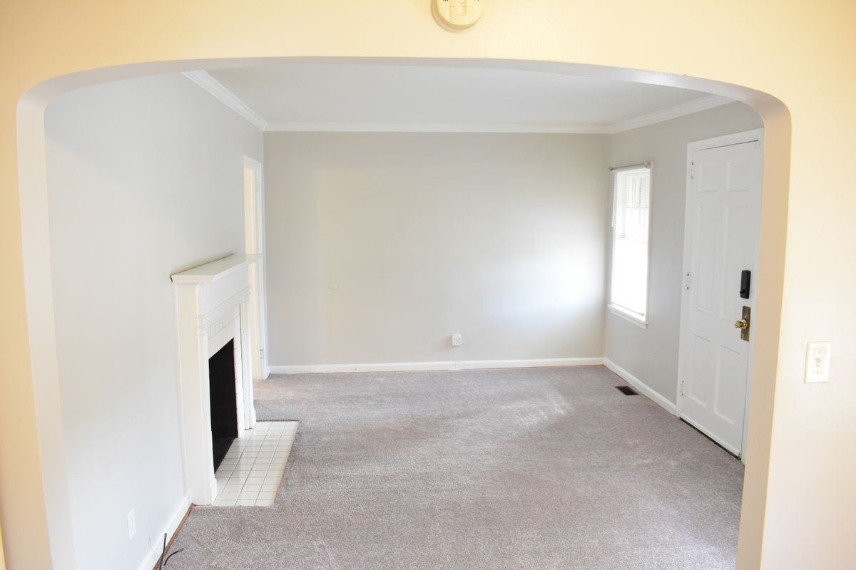 2774 Blount St - Photo 2 of 19