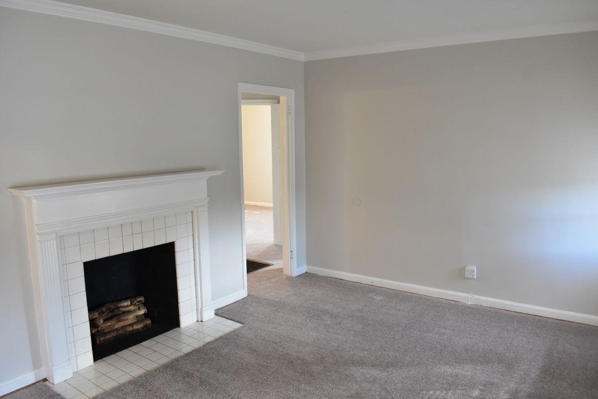 2774 Blount St - Photo 3 of 19