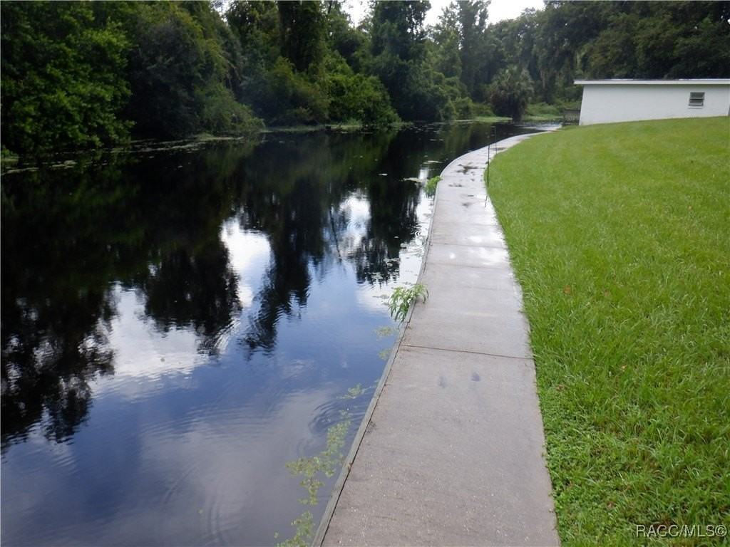 35433 Crescent Dr - Photo 2 of 30