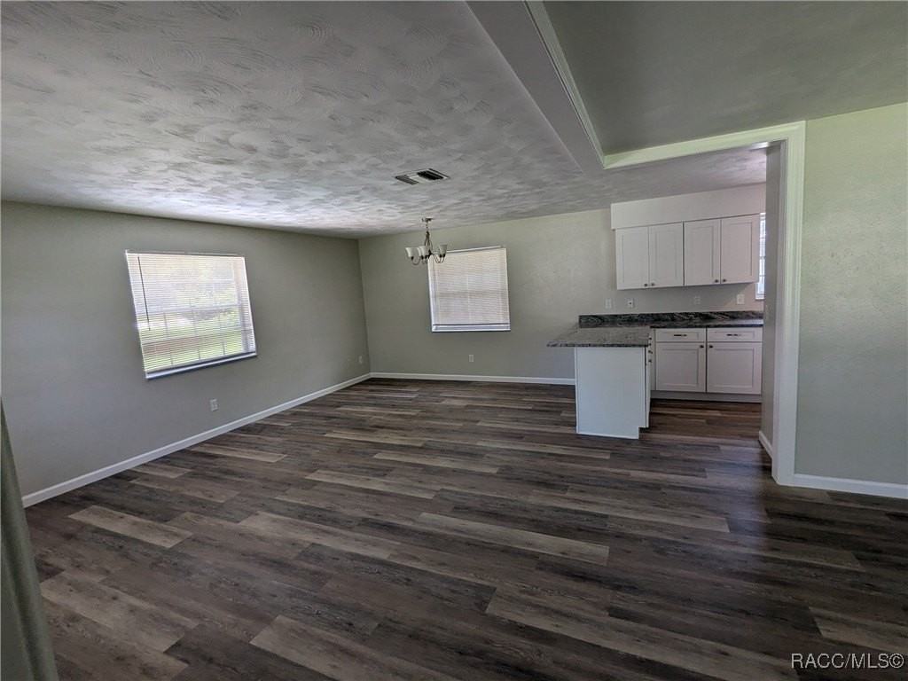 35433 Crescent Dr - Photo 3 of 30