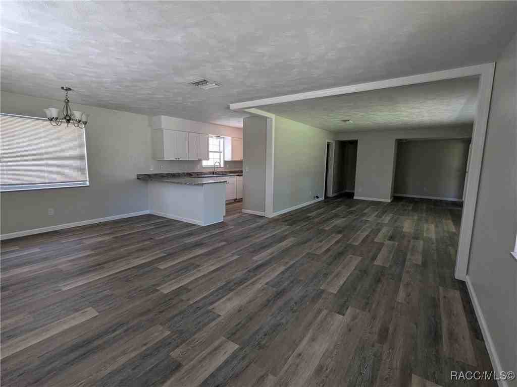 35433 Crescent Dr - Photo 5 of 30