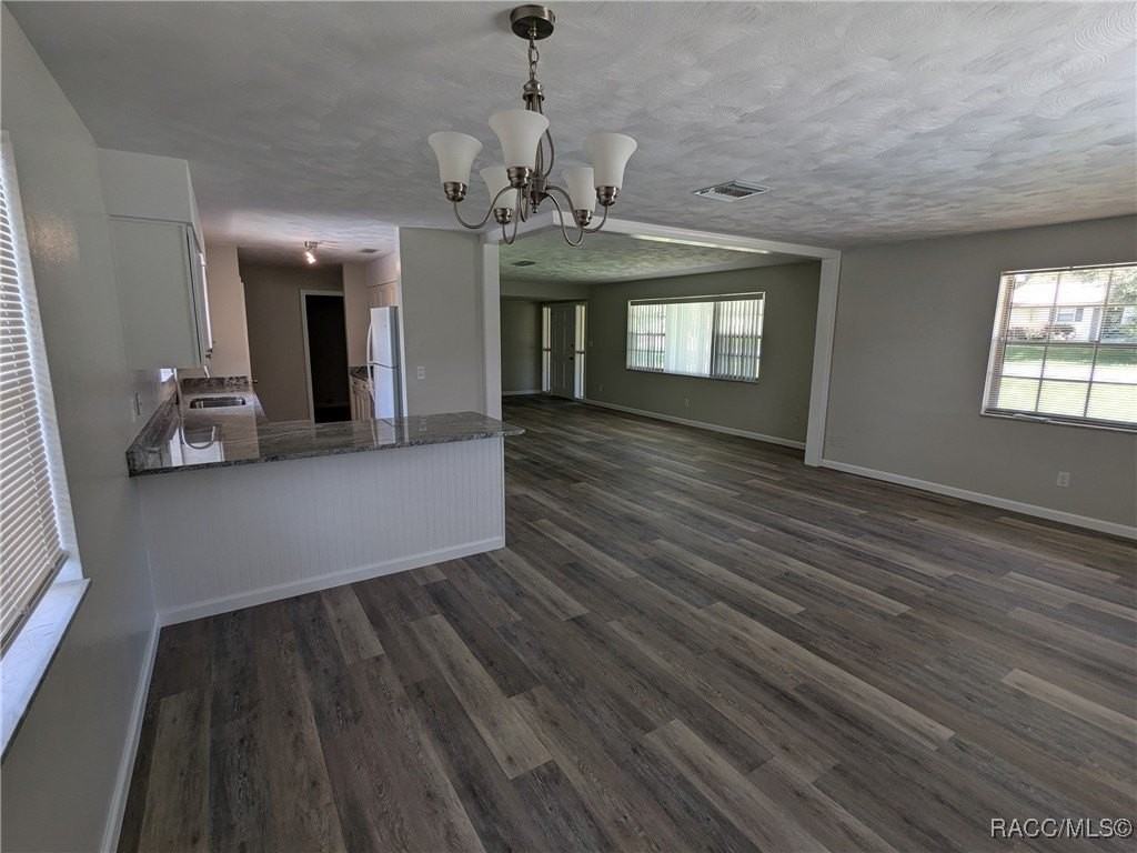 35433 Crescent Dr - Photo 6 of 30