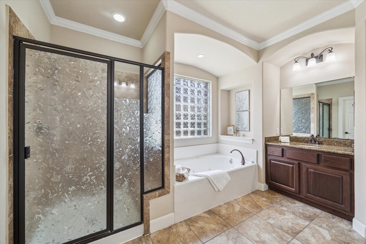 15718 Starcreek Ln - Photo 5 of 50