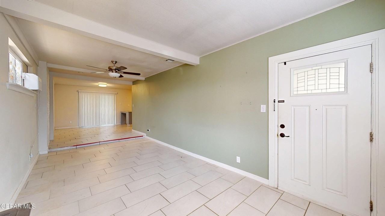 10308 Windsor Dr - Photo 3 of 38