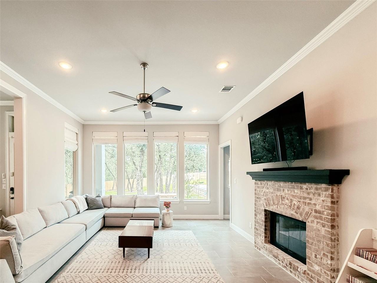 2416 Belen Dr - Photo 7 of 22