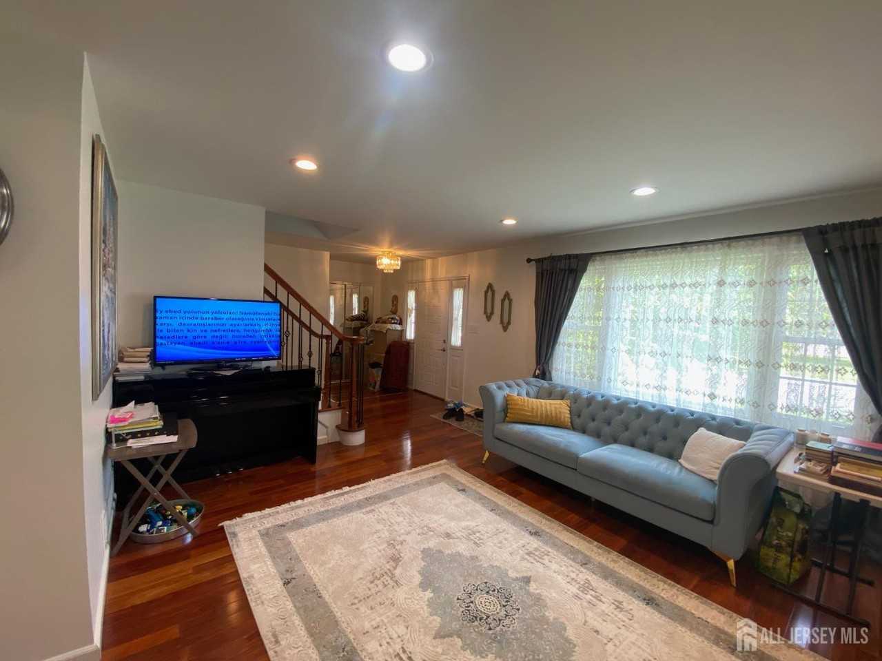 26 Princess Dr - Photo 6 of 38