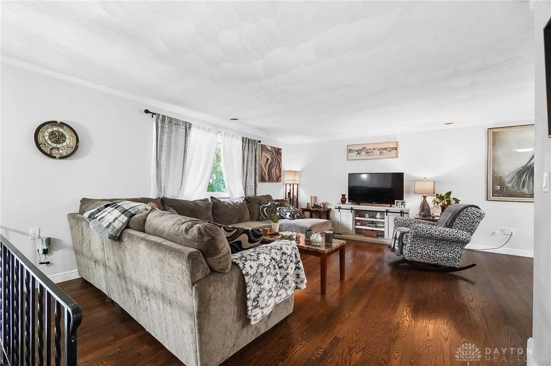 1306 Kercher St - Photo 4 of 27