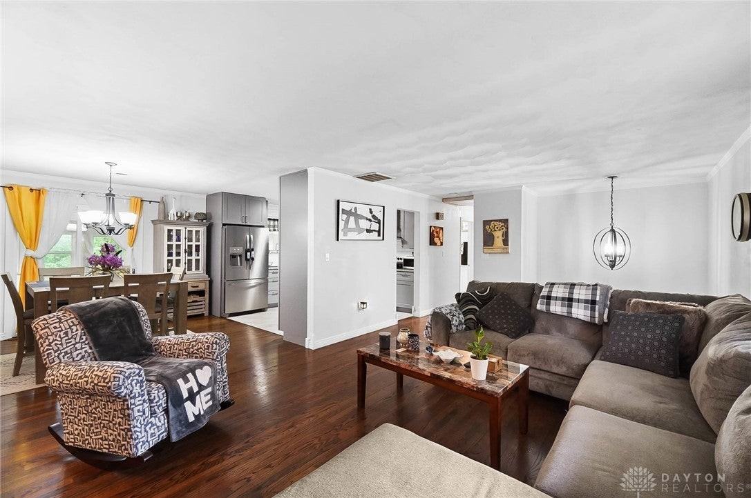 1306 Kercher St - Photo 5 of 27