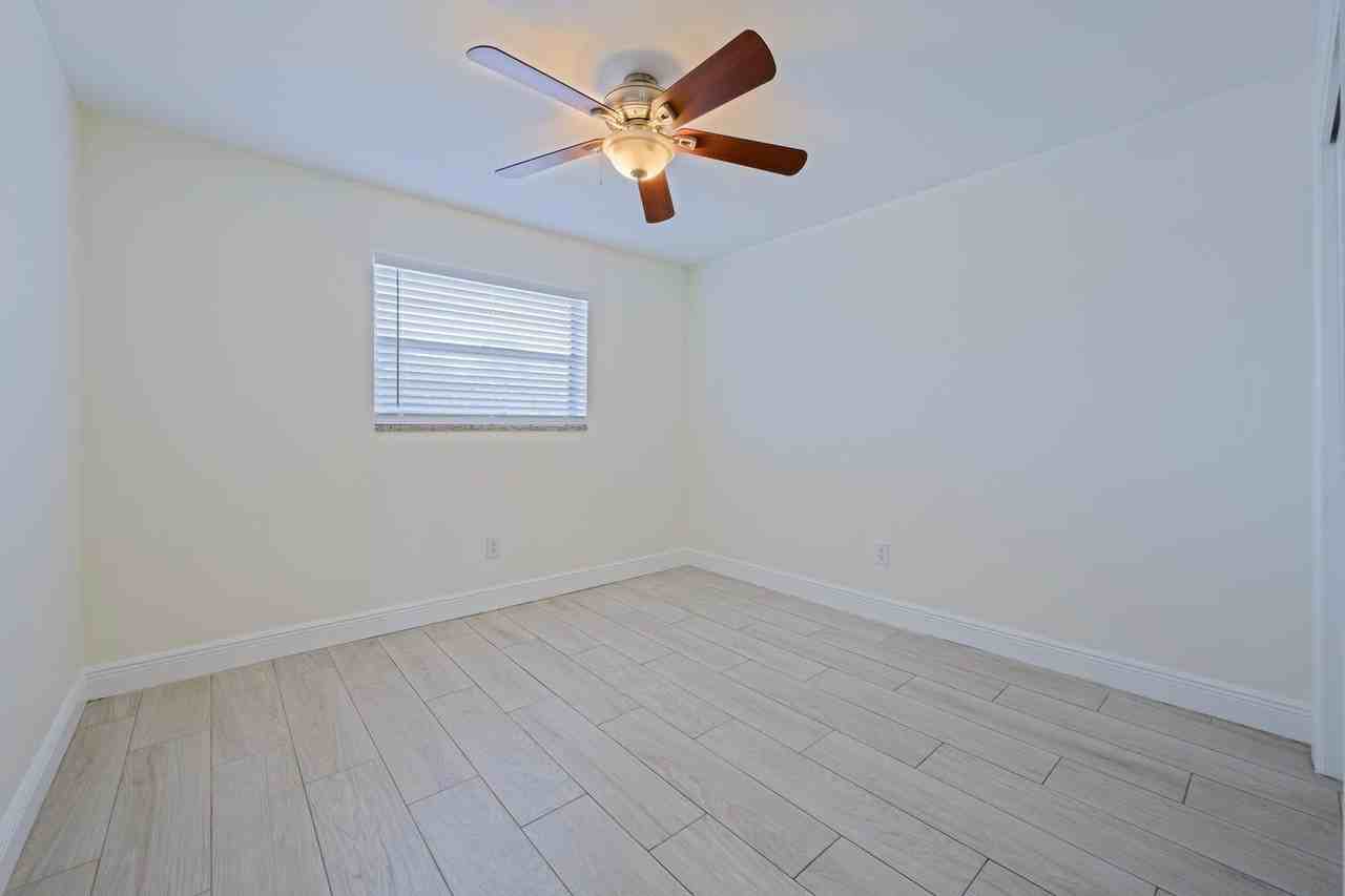 1505 Crescent Cir #A8 - Photo 7 of 32