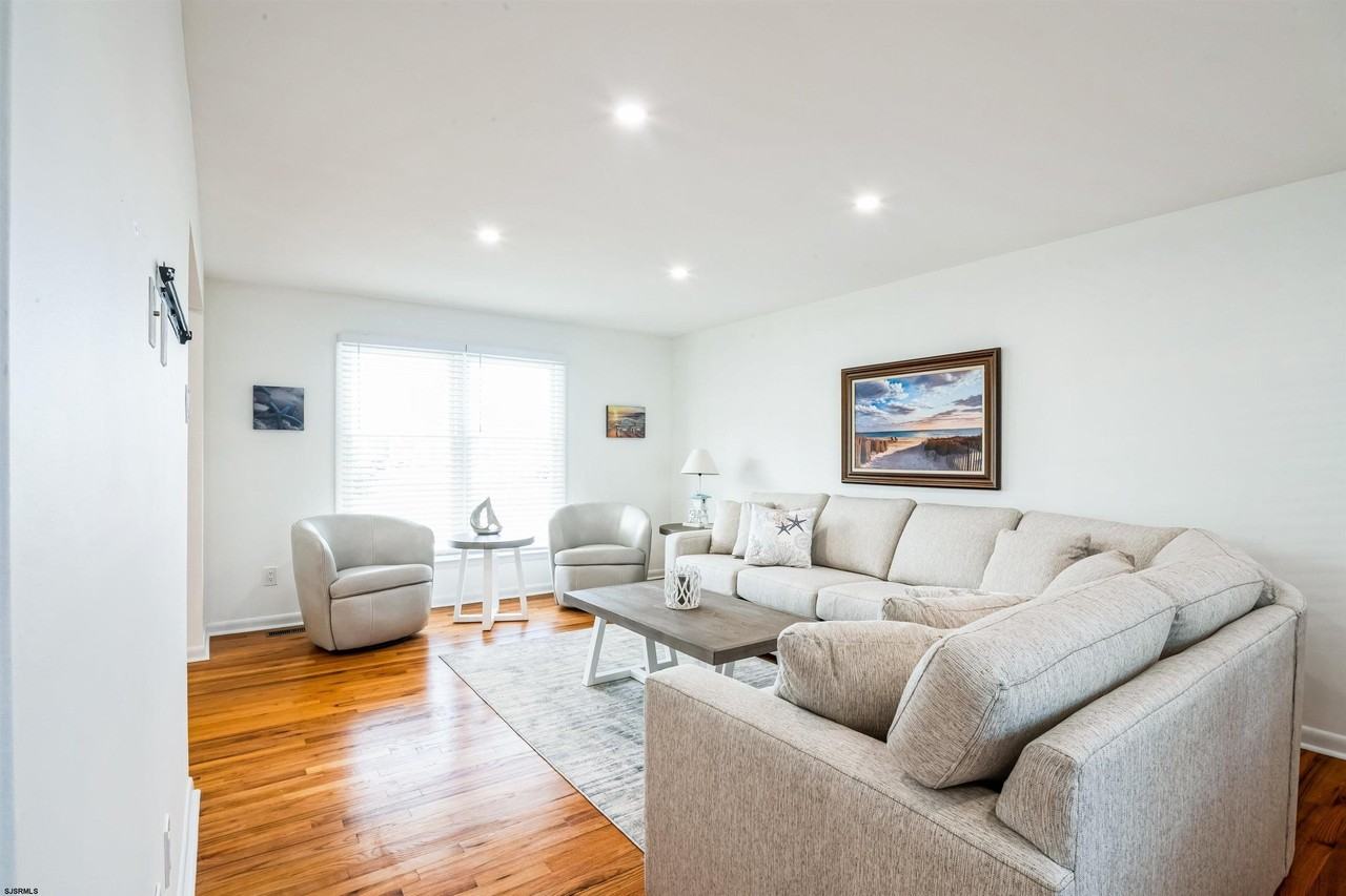 3304 Monmouth Ave - Photo 5 of 29