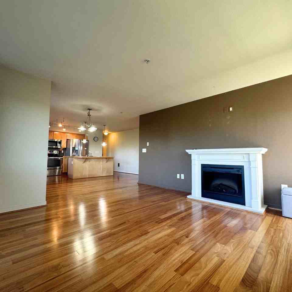 13413 97th Ave E #301 - Photo 3 of 10