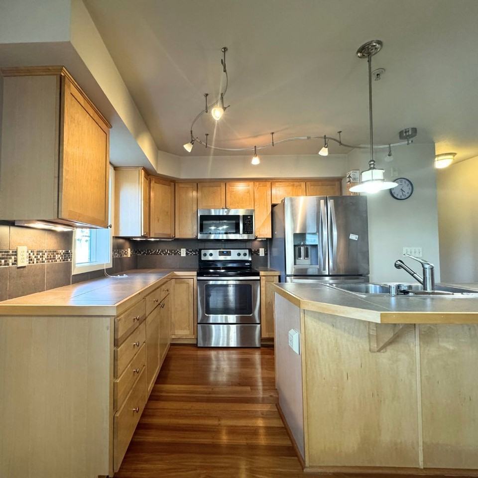 13413 97th Ave E #301 - Photo 5 of 10