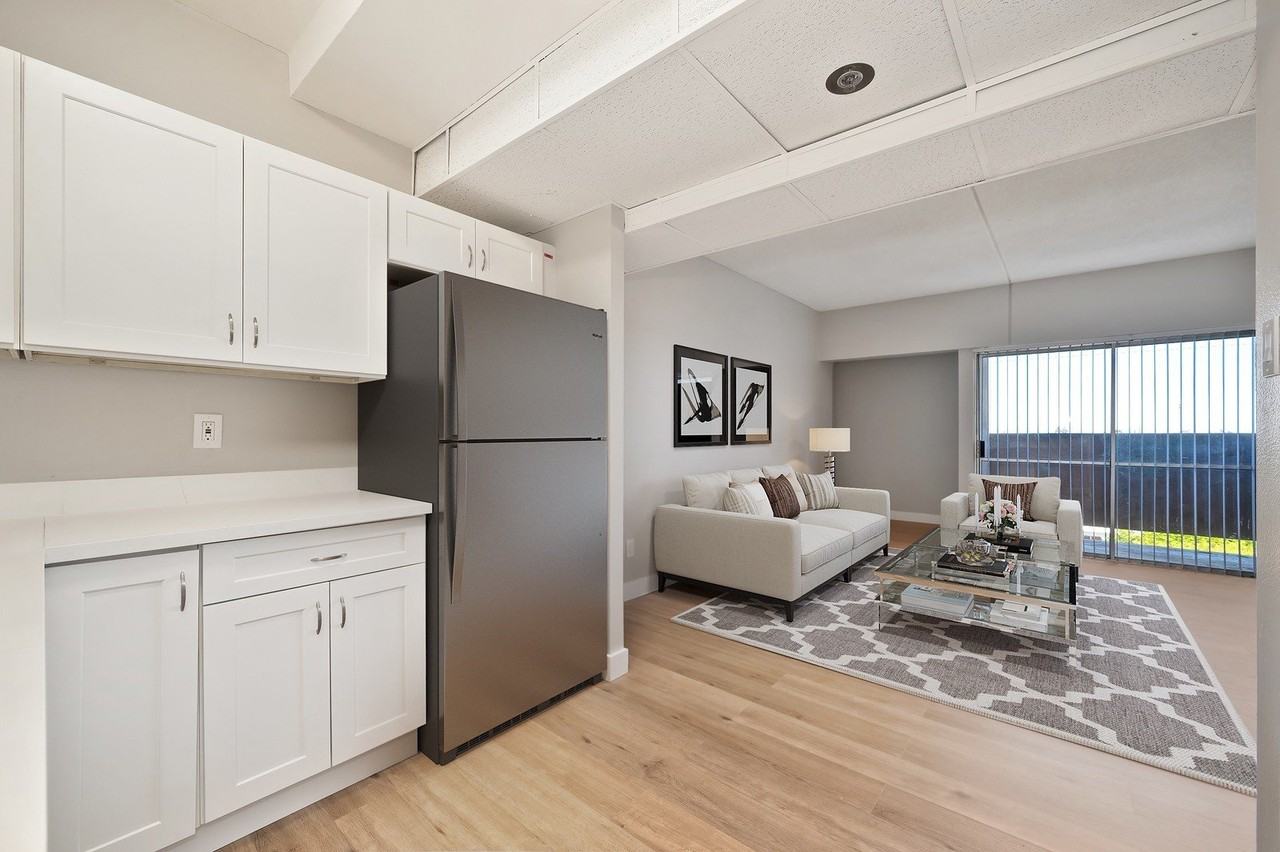 Madison Tower (55+) - Photo 3 of 30