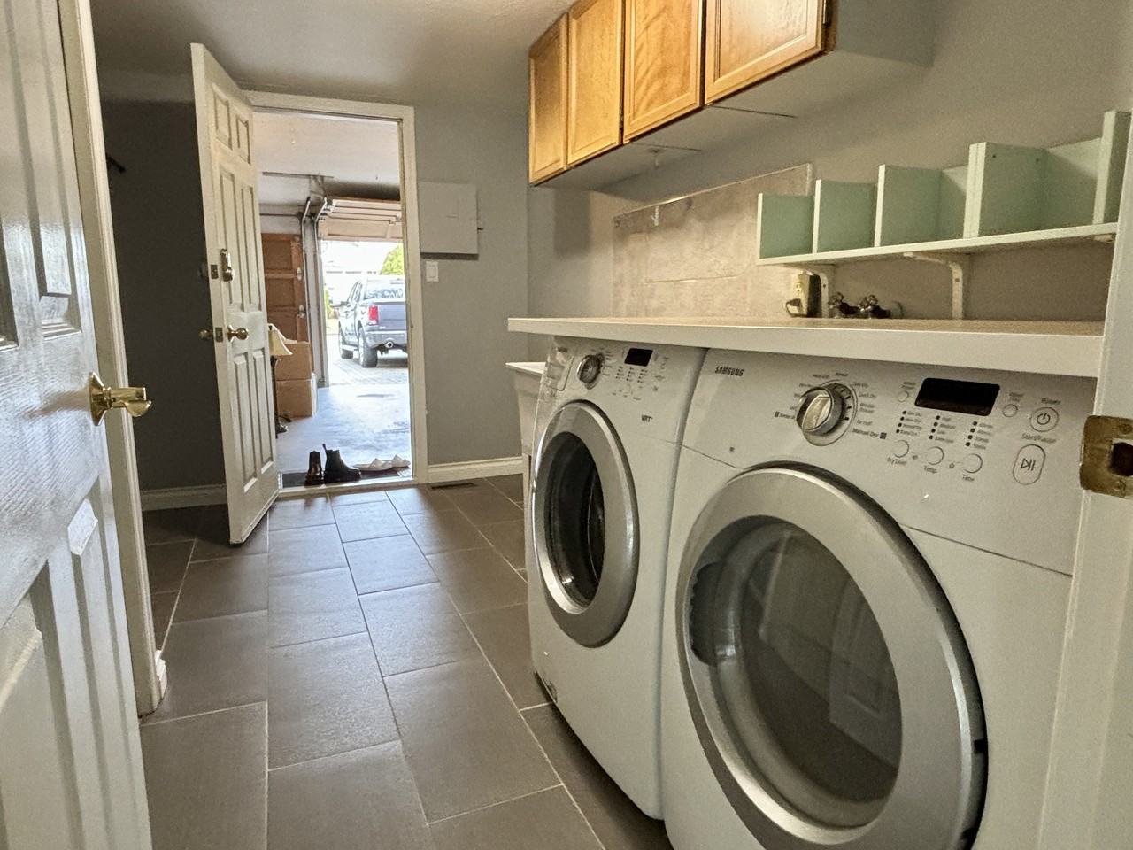 460 Glenbrook Drive - Photo 3 of 20