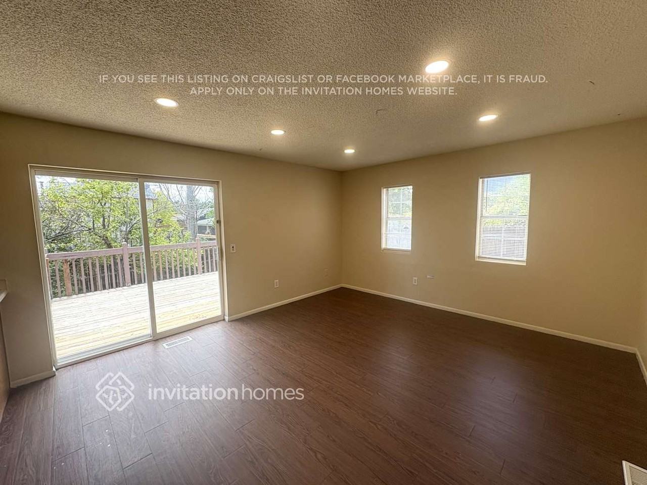 3280 Queen Ct - Photo 3 of 12