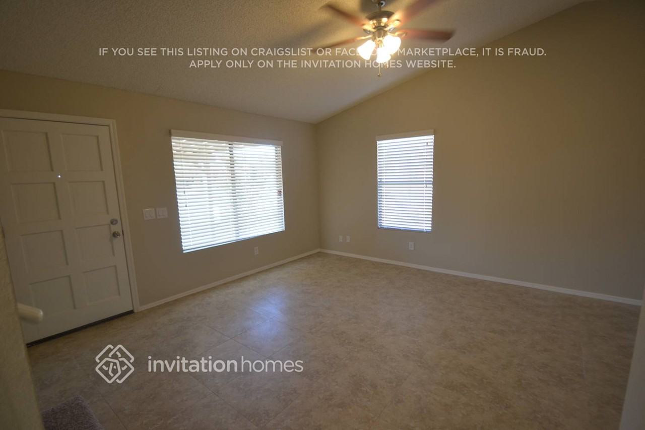 13817 S 36th Way - Photo 2 of 10