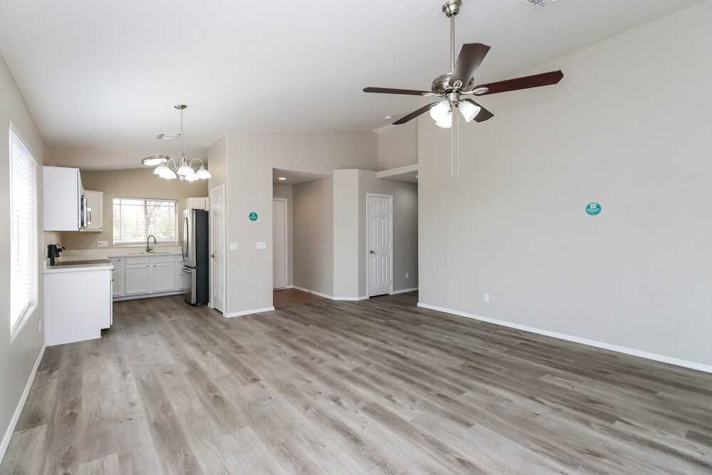 10543 E Cicero St - Photo 4 of 16