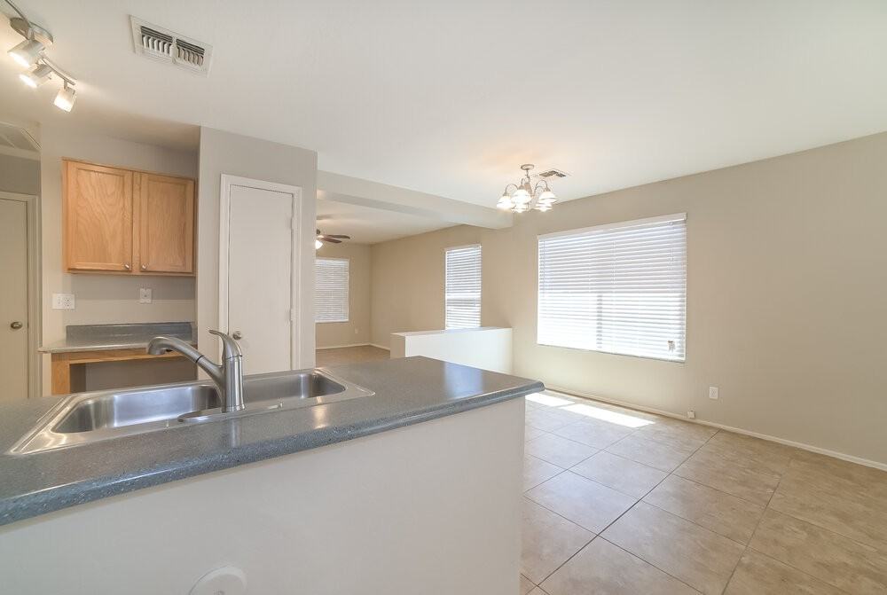 3131 W Park St - Photo 6 of 16