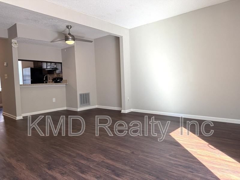 621 Lex Dr - Photo 2 of 12