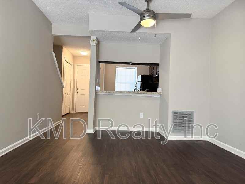 621 Lex Dr - Photo 3 of 12
