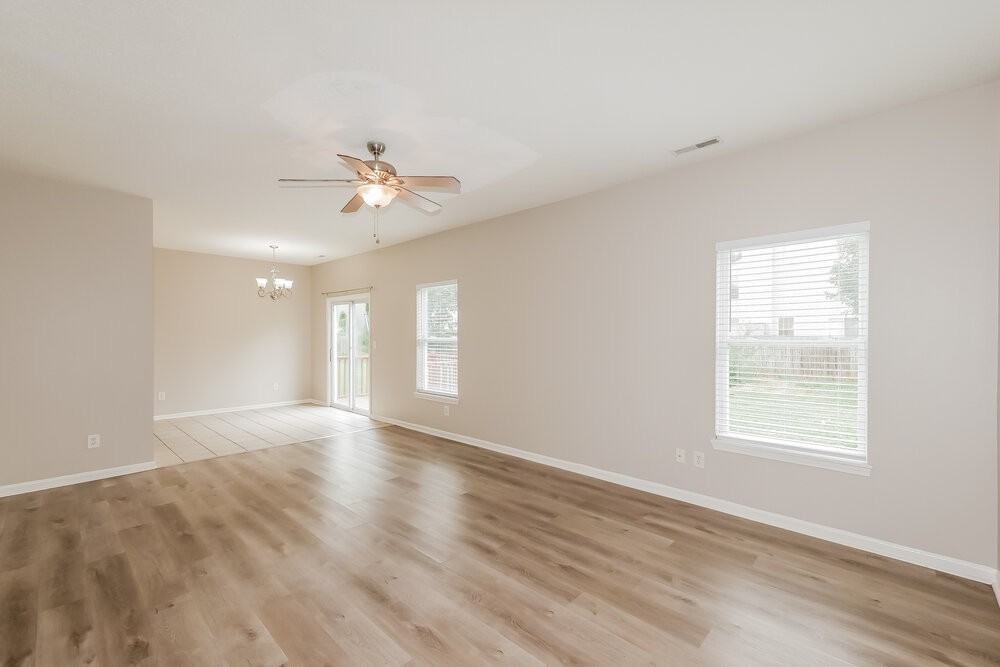 7204 Parklake Pl - Photo 6 of 17