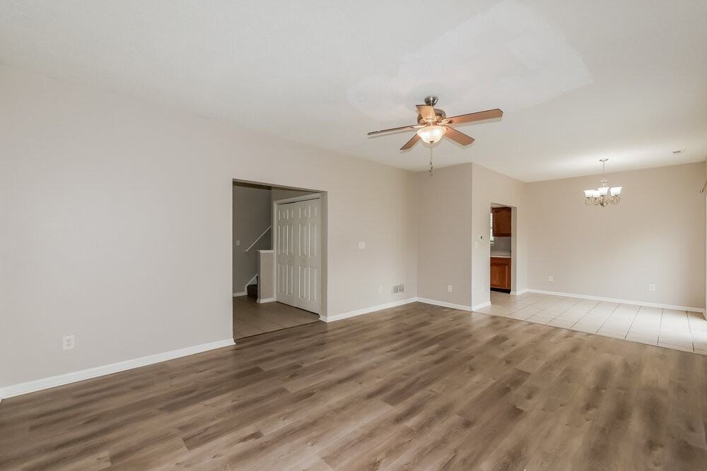 7204 Parklake Pl - Photo 7 of 17