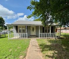 featured image of 319 E Dawes Ave