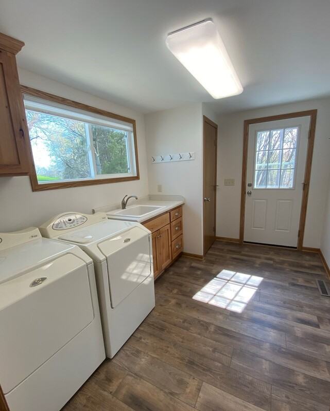 5454 Pagenkopf Rd - Photo 3 of 39