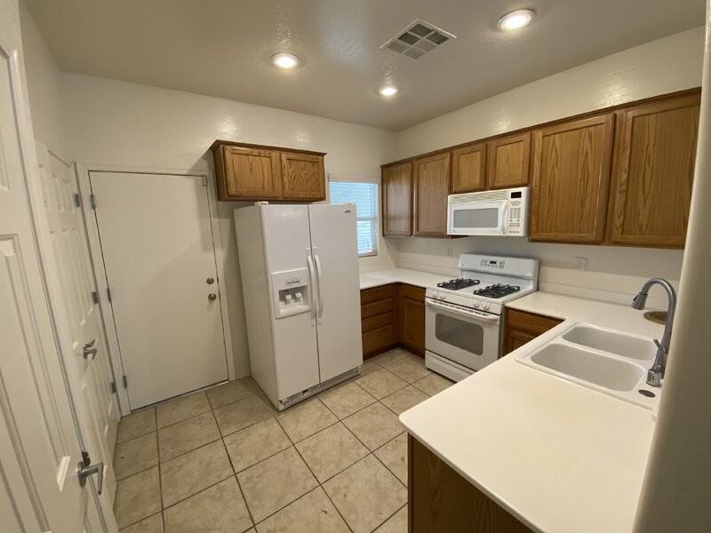 3456 Flinthead Dr - Photo 3 of 12