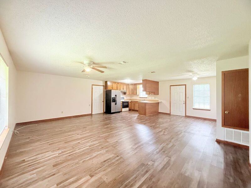 733 Neal Rd - Photo 2 of 12