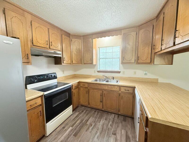 733 Neal Rd - Photo 3 of 12