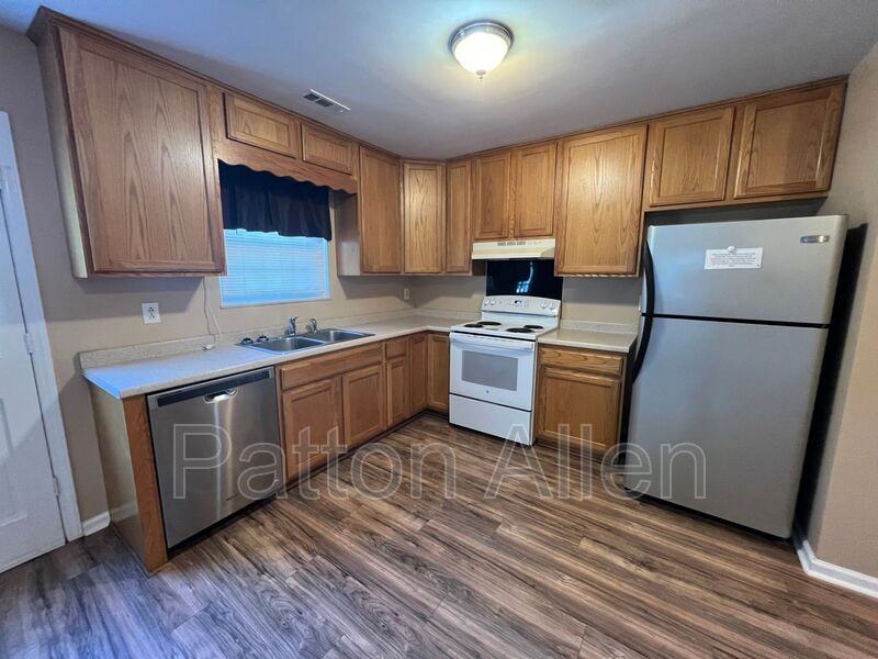 88 Lees Creek Rd - Photo 4 of 22